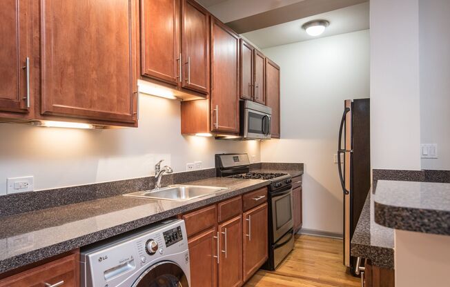 1 bed, 1 bath, $1,625, Unit H4