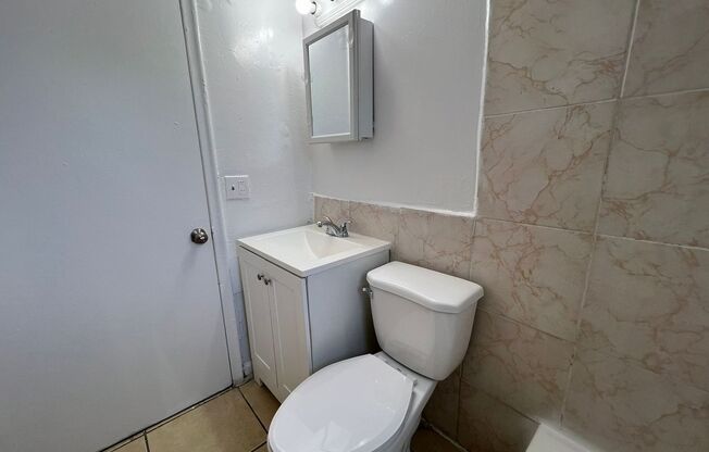 2 beds, 1 bath, 750 sqft, $1,650, Unit 5200-3