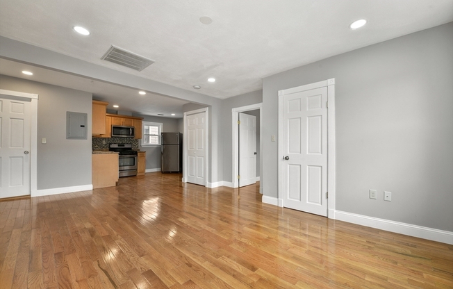 70 TOPLIFF ST