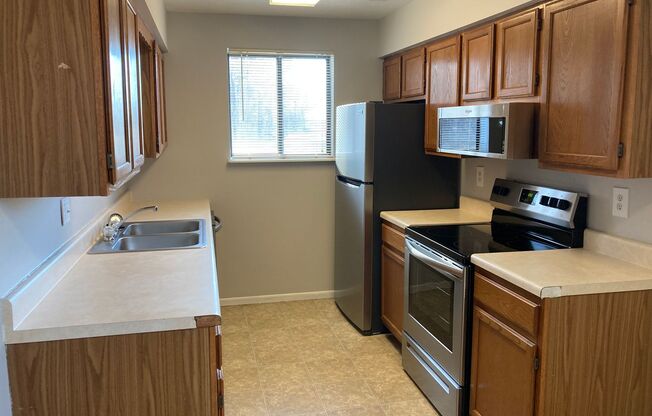 1 bed, 1 bath, 680 sqft, $915, Unit 4921-9