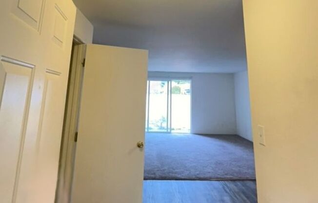 2 Bedroom 2 bath apartment/duplex