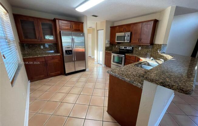 17768 SW 28 CT