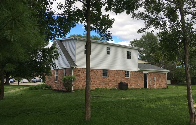 3 beds, 2 baths, $1,605