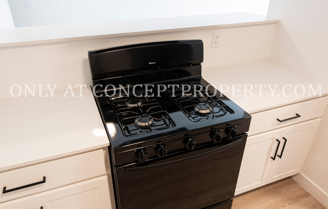 2 beds, 1 bath, 894 sqft, $1,699, Unit 05