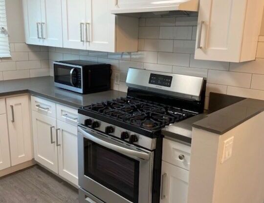 1 bed, 1 bath, 650 sqft, $1,995, Unit B