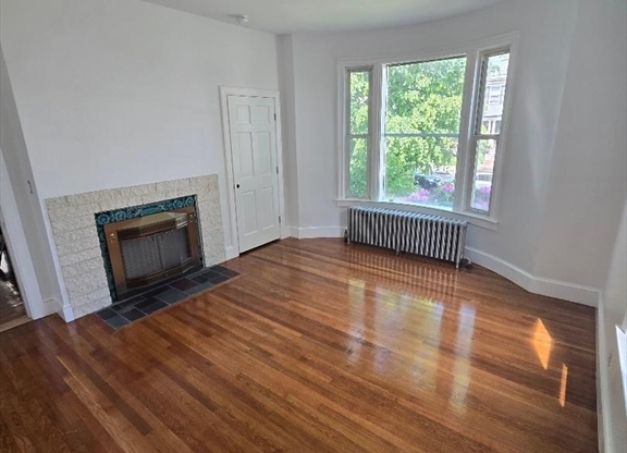 3 beds, 1 bath, 1,500 sqft, $3,150, Unit 1