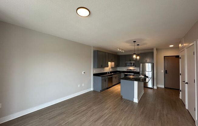 1 bed, 1 bath, 555 sqft, $1,795, Unit 516