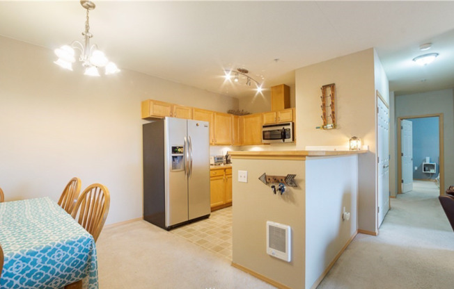 2 beds, 2 baths, $1,975