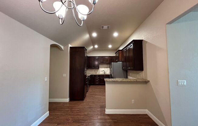 3 beds, 2 baths, $1,525