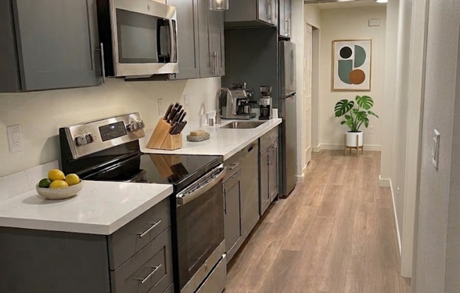 1 bed, 1 bath, 435 sqft, $1,721, Unit 2