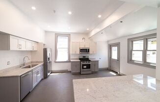 2524 Dwight