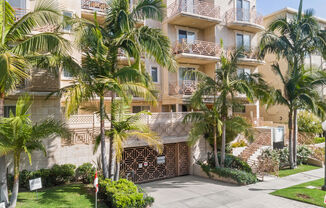 2306 Fox Hills Dr Apt 302
