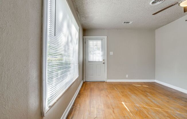 Cute 3 bed, 1 bath in Richland Hills- Birdville ISD- 76118
