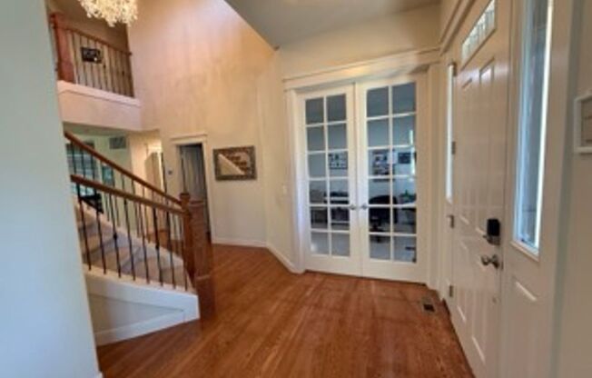 Modern 4BR Home in Redmond with Spacious Layout