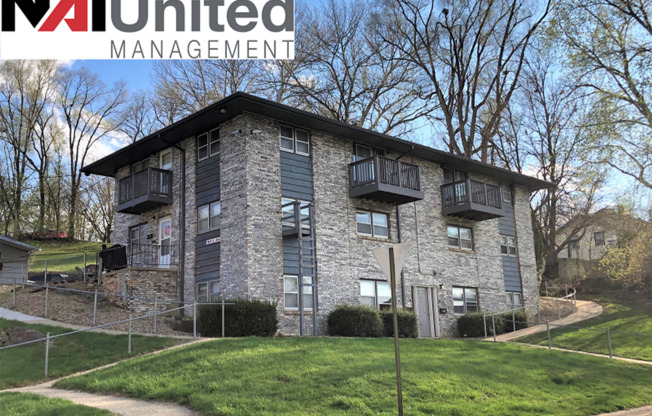 2 beds, 1 bath, $1,100, Unit Apt C