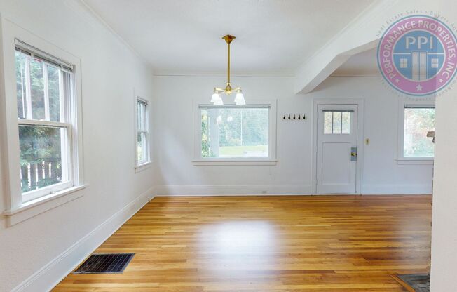 Coveted Old Town Lake Oswego Craftsman | Walk to George Rogers Park, Downtown Dining & Shopping
