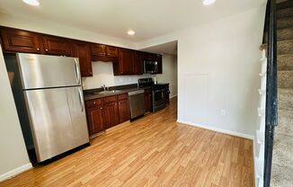 2 beds, 1 bath, $1,525