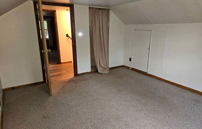 4 beds, 1 bath, $1,395