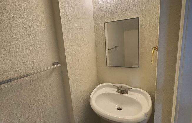 **$1449/MONTH-18 month lease**$1525/MONTH-12 month lease** Single Family Home in Medical Center