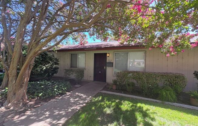 Cute 2 Bedroom Condo
