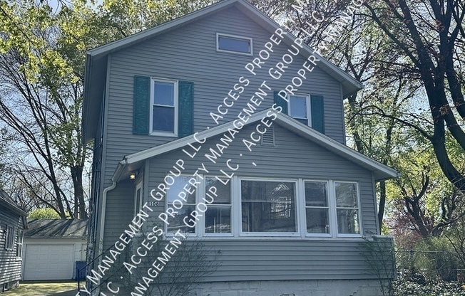 108 MACK AVE NE