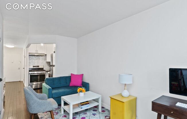 222 W 14 ST