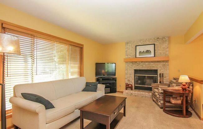 3 Bed, 2.5 Bath Single Family Home - 2506 Scenic Ridge Drive, Madison, WI 53719