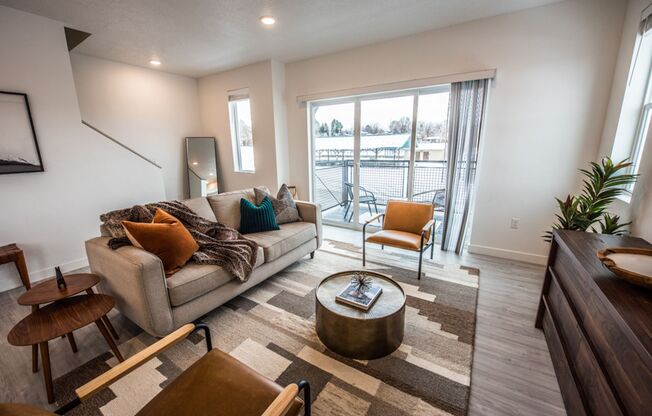 3 beds, 2.5 baths, 1,619 sqft, $1,945, Unit 565