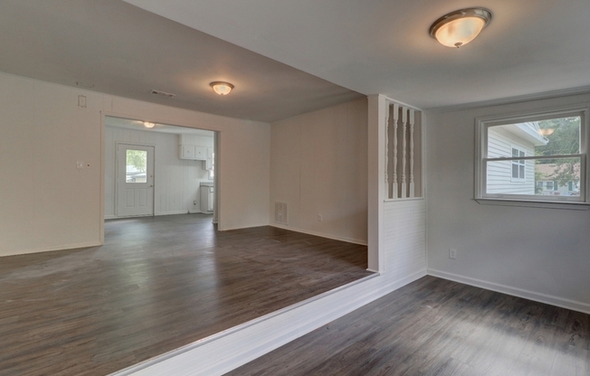 1305 COCHISE CIR