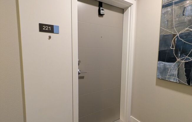 Studio, 1 bath, 400 sqft, $1,300, Unit 321