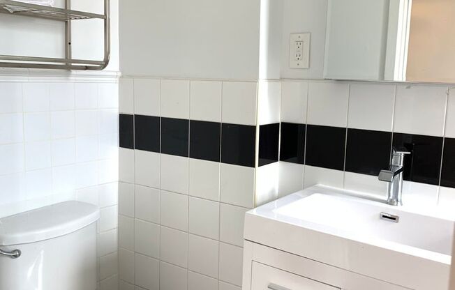 2418 Cambreleng LLC