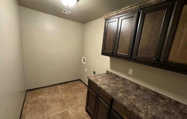 3 bed 2 bath duplex in Chickasha! Ready for move in