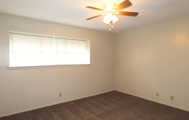 2 beds, 1.5 baths, $1,100, Unit APARTMENT # 3