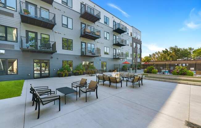 the reserve at bucklin hill leasing office patio