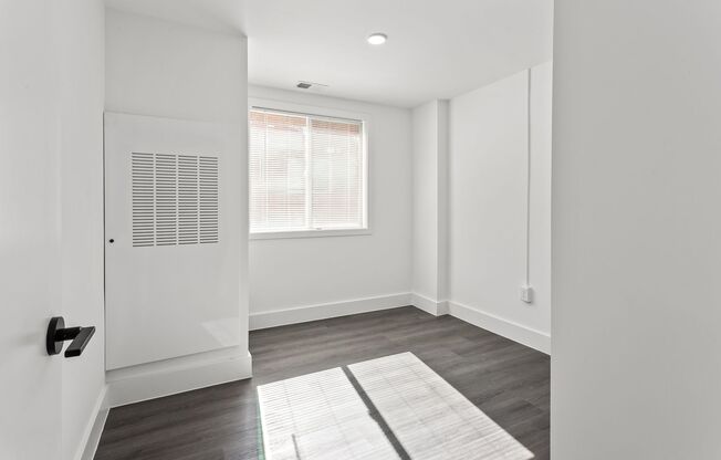 2 beds, 1 bath, 515 sqft, $2,800, Unit 1400-302