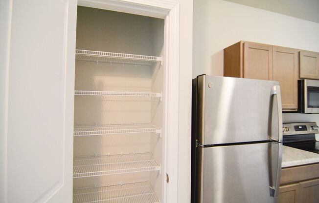 1 bed, 1 bath, 670 sqft, $917, Unit 1100-307