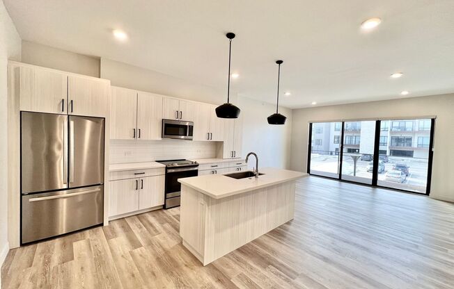 Luxurious Solheim Condo for Rent!