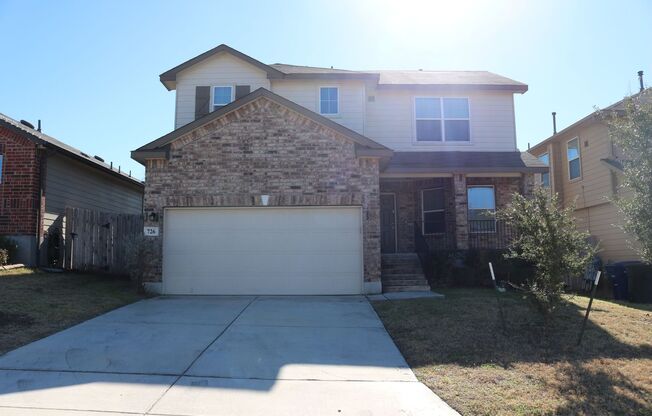 Beautiful 4 bedroom, 2 bathroom in a beautiful community which surrounds a golf course!