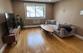 47 Gardner St # Jj