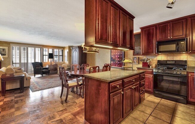 8 Whittier Pl