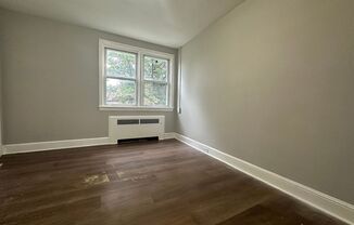 2 beds, 1 bath, $1,300, Unit Unit D