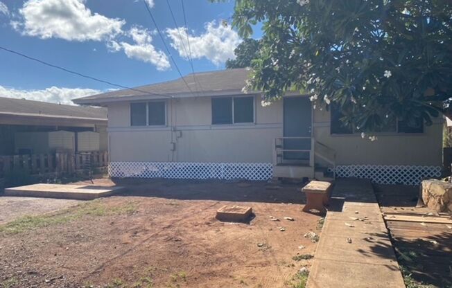 3 beds, 1 bath, $2,300