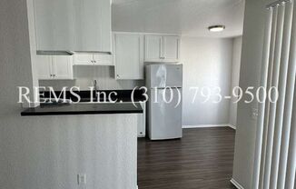 1 bed, 1 bath, 425 sqft, $1,700, Unit 03