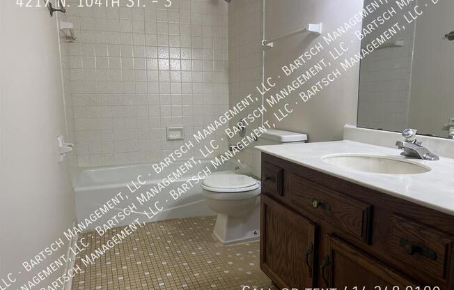 4217 N 104 ST