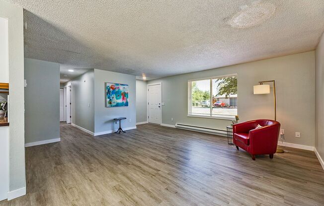 READY SET MOVE!!! GREAT PRICE & LOCATION - Darling Rambler in Olympia