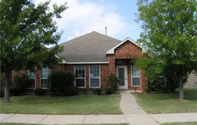 3 beds, 2 baths, $2,295