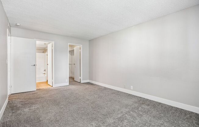 2 beds, 2 baths, 976 sqft, $1,448, Unit 5F
