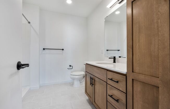 2 beds, 2 baths, 1,018 sqft, $2,100, Unit 202