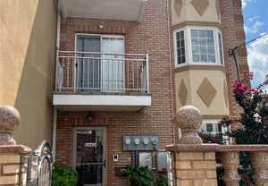 3 beds, 2 baths, $3,000, Unit # FLOOR 3