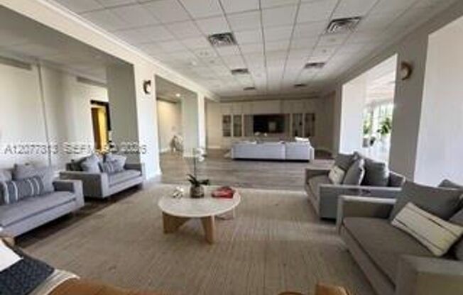 2 beds, 2 baths, $4,500, Unit # 15 J